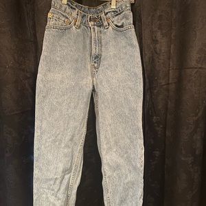 Size 25 vintage Levi jeans